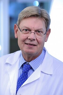 Arzt Rheumatologe Manfred Feiertag